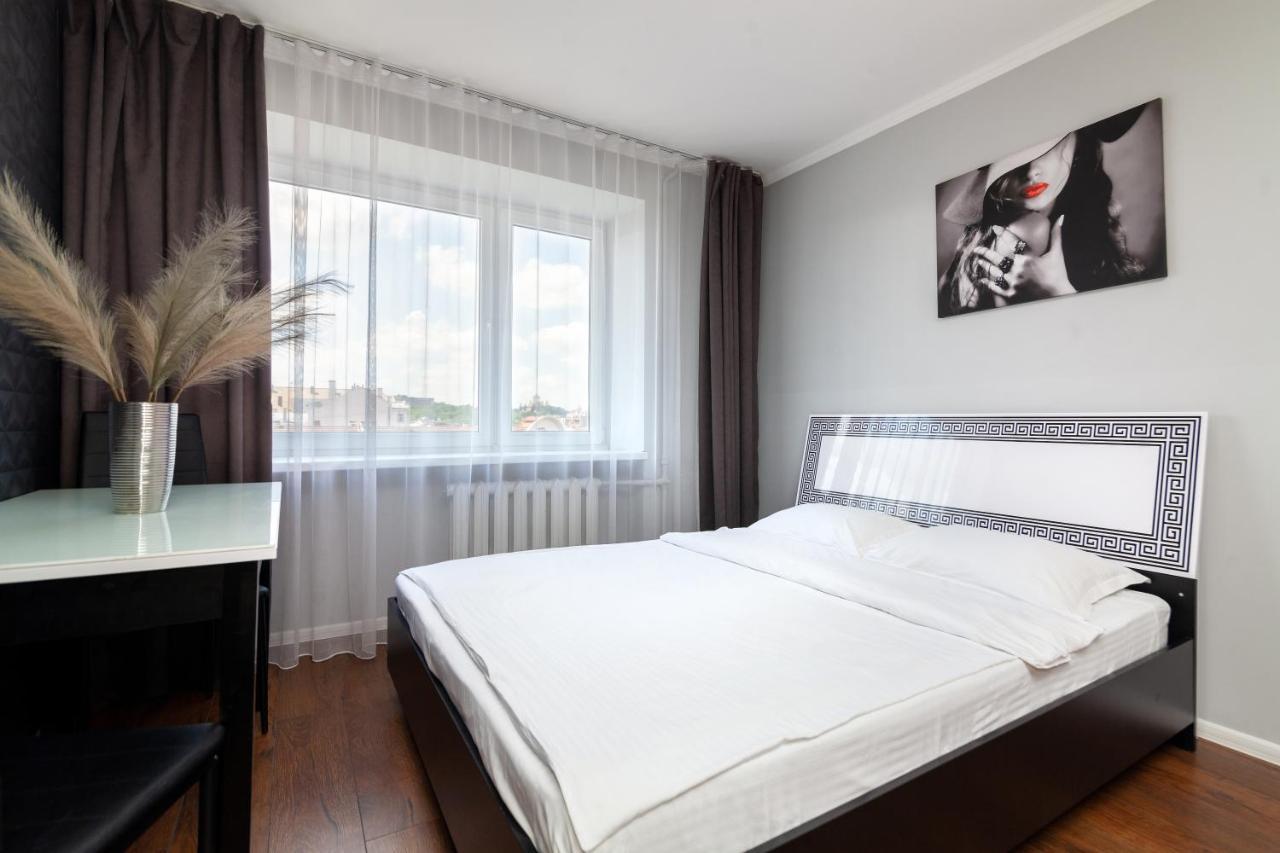 Leogrand Apartments On Svobody Lviv Buitenkant foto
